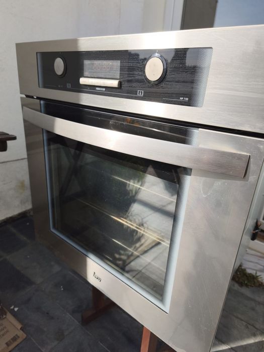 Forno encastrável TEKA HP 740 em inox