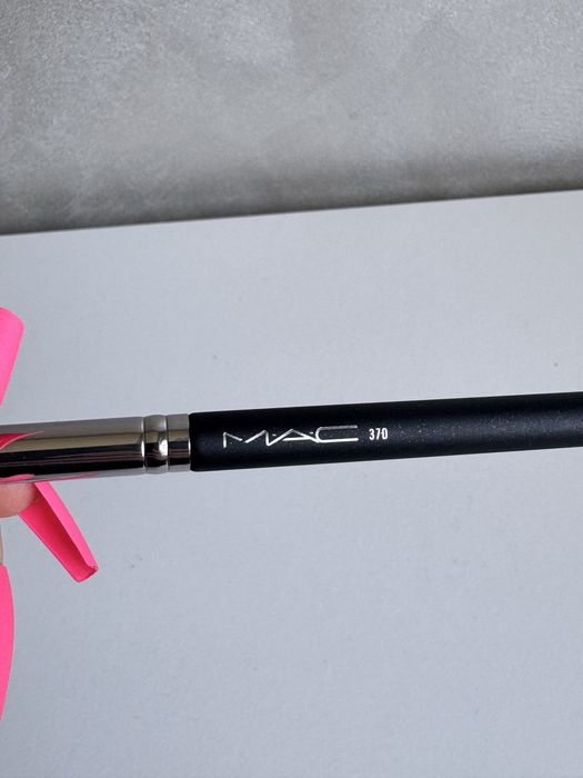 Nowy pędzel do makijażu MAC 370 do korektorów mini okrągly