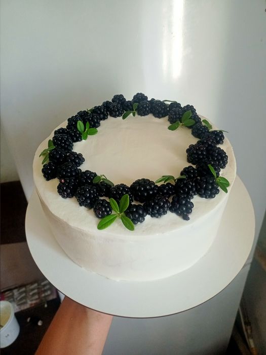 700грн                        Торти на  замовлення