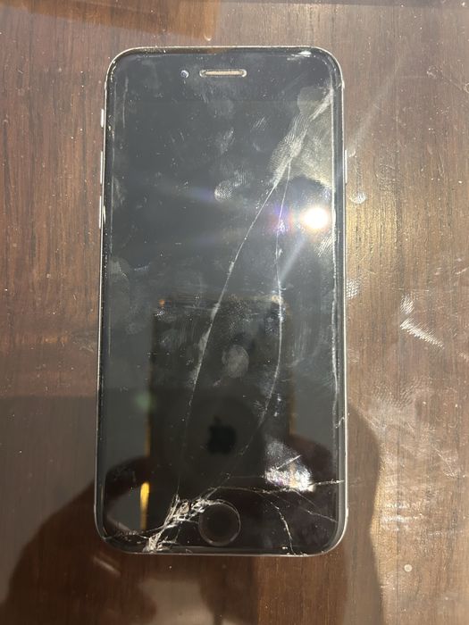 iPhone 6 – usado – para reparação ou peças