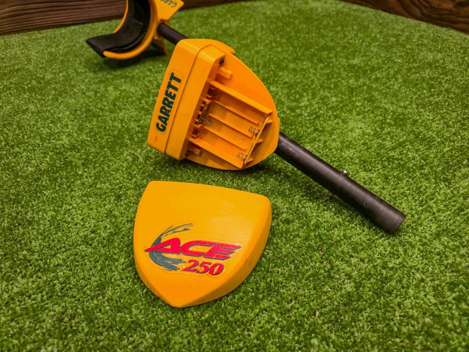 Металошукач  Garrett ACE 250