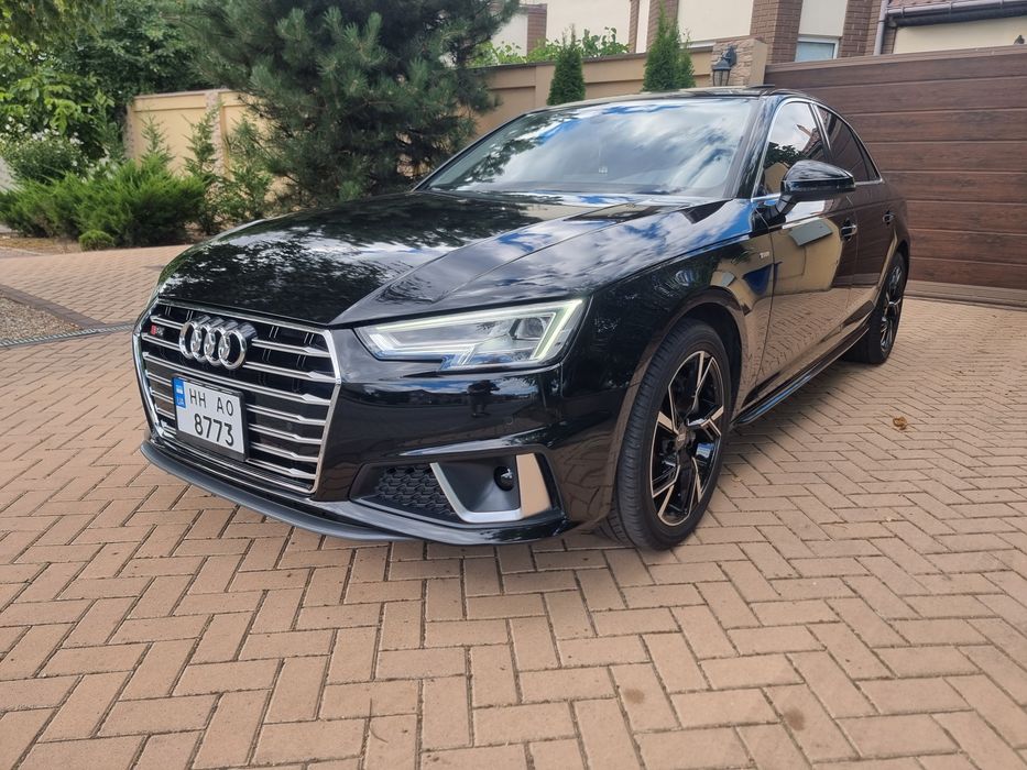 Audi a4 S Line         .