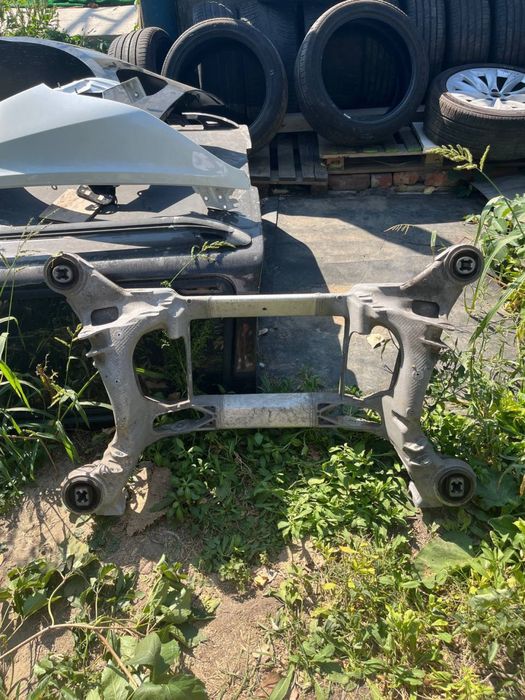 Підрамник задній Porshe Taycan