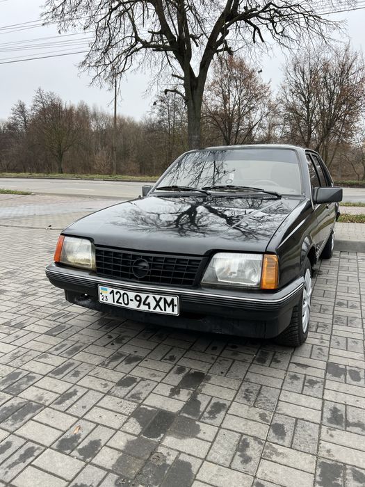 Opel Ascona 1.6 газ/безнин