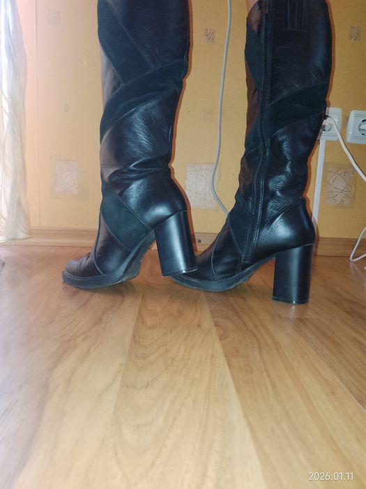 Продам кожаные сапоги