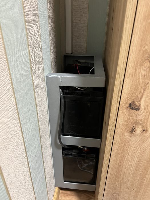 Комплект резервного живлення Must інвертор + 2 гелевих акумулятори