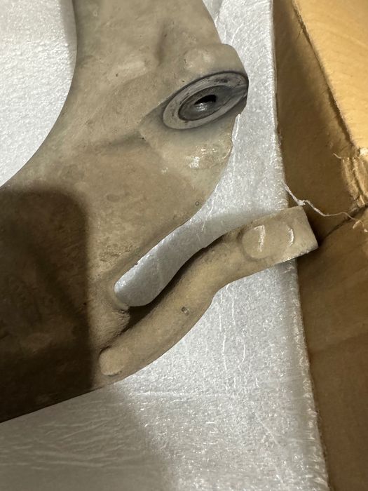 Рычаг передней подвески Honda Civic 5d