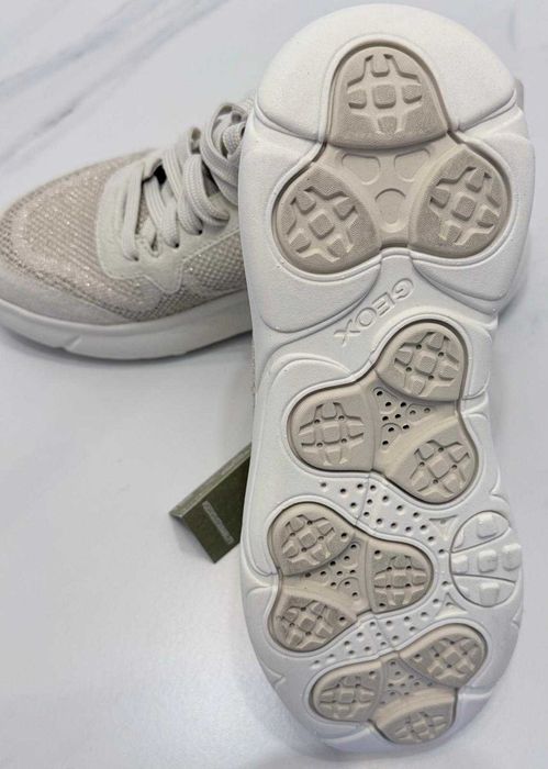 Sneakersy damskie Geox Nebula 2.0 X, rozmiar 38, beżowe / NOWE