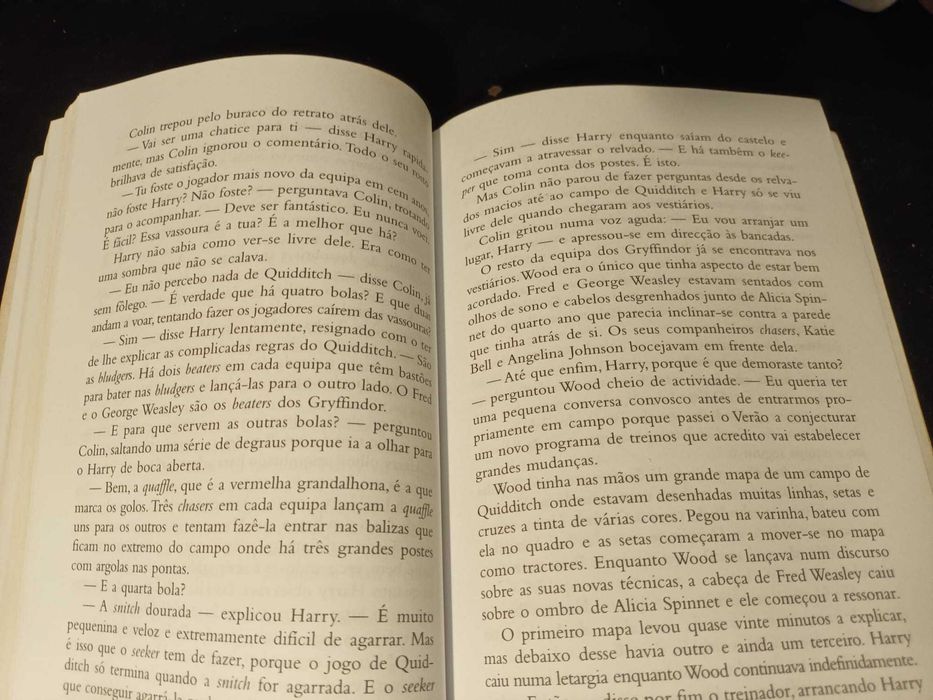 "Harry Potter e a Câmara dos Segredos" por J. K. Rowling