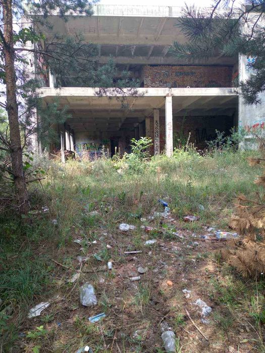 монолітно-збірне приміщення, електроопори, плити перекриття.