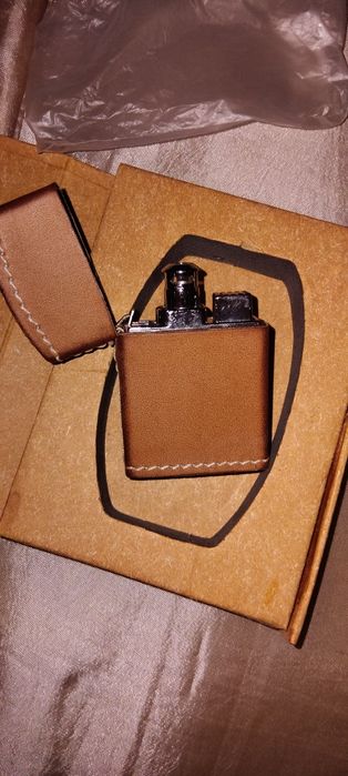 Isqueiro da Ornet de pele novo