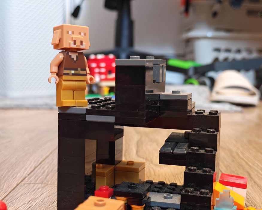 LEGO Minecraft Bastion w Netherze 21185
