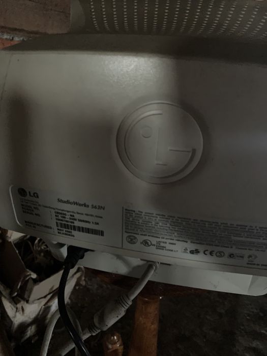 Продам монітор LG . Старого зразка