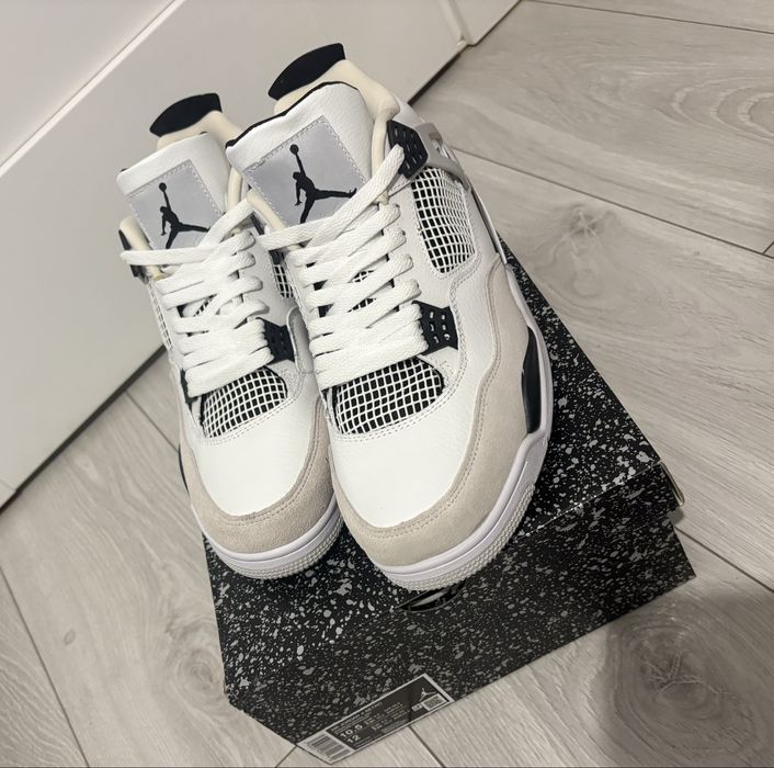 Air Jordan 4 Military Black