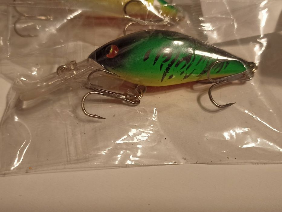 4 woblery 8,5cm 8,5g pływające okoń pstrąg kleń