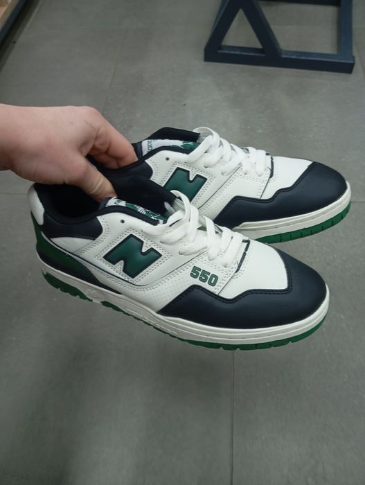 Продам New Balance 550