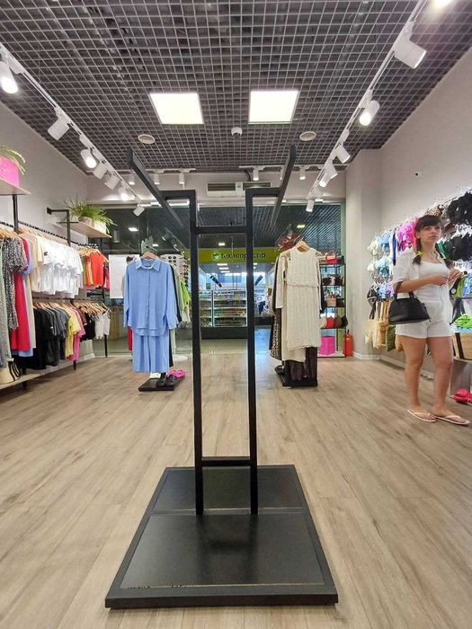 Стійки для одягу широка, метал, чорна матова. Безкоштовна доставка!