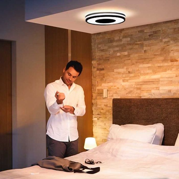 Plafon Being Philips Hue White Ambiance Bluetooth ou Zigbee