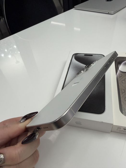 I phone 15 pro max 256 GB White Titanium idealny stan
