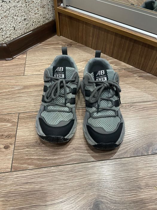 Кросівки підліткові