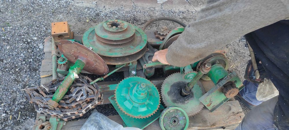 Cześci do kombajnu John Deere