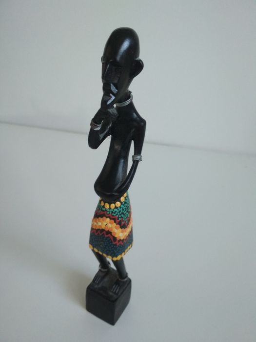 Afrykanin, figurka drewniana.