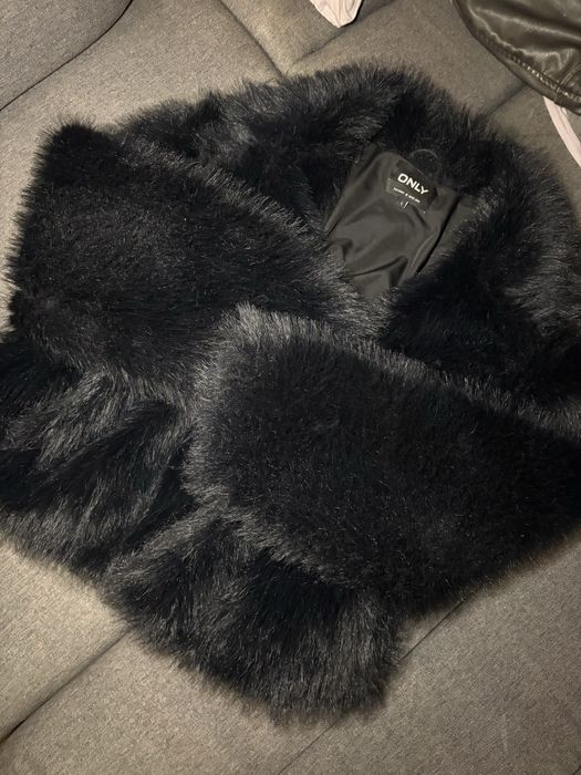 Шубка эко черная