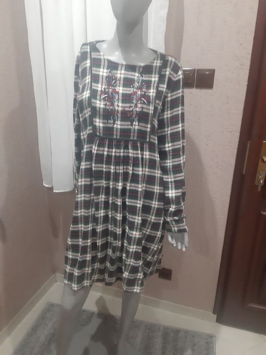 Sukienka w kratę roz L