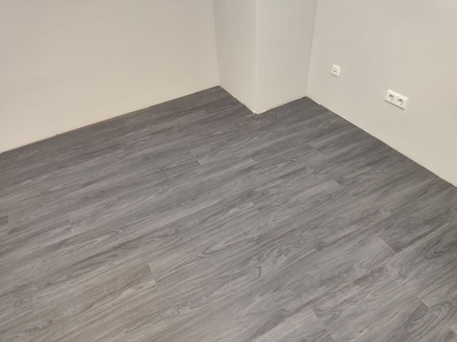 Монтаж ламінату  , монтаж плінтуса Укладання вінілу  Встановлення плін