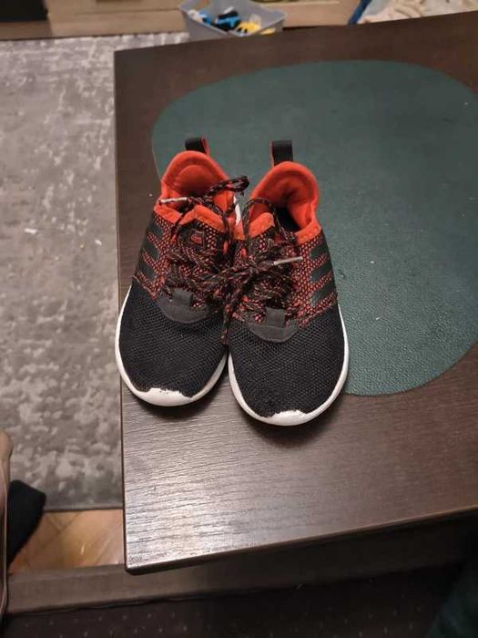 Siateczkowe buty adidas
