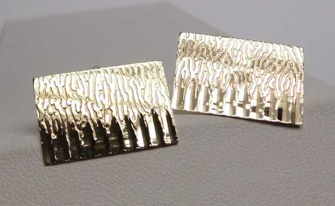 Złote spinki ciekawe prostokątne ozdoby vintage.