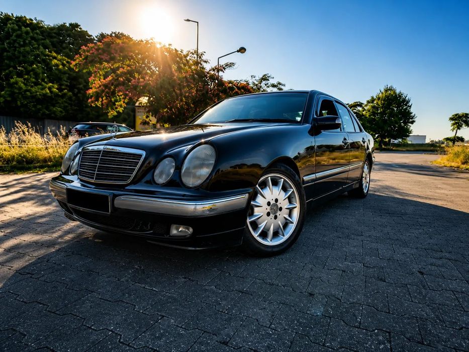 Mercedes-Benz E 220