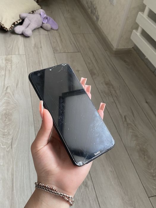 Xiaomi Redmi 8 6/64 GB, під ремонт або на запчастини