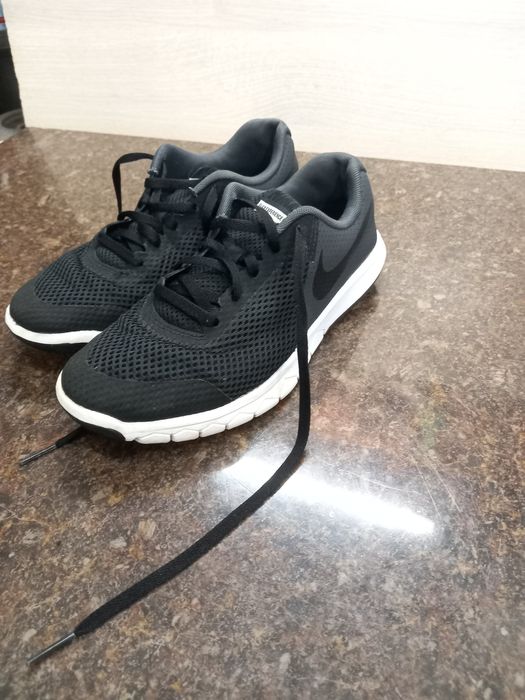 Кросівки NIKE 37,5розмір