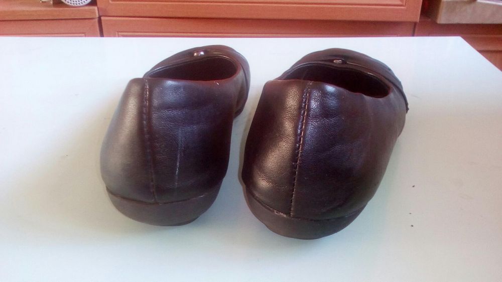 Продаю туфли - длина стельки 23см