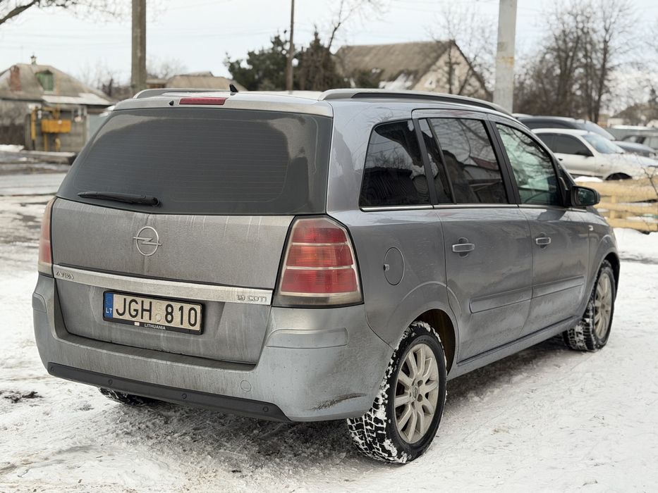 Opel Zafira 1.9TDI автомат 7 мест минивэн продам или обмен