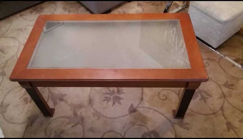 Mesa de centro em madeira