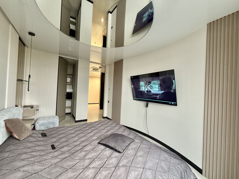 LUXURY Видова двокімнатна в центрі Ірпеня! Дизайнерський ремонт!