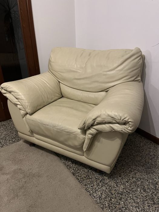 Sofá de 1 lugar em pele usado