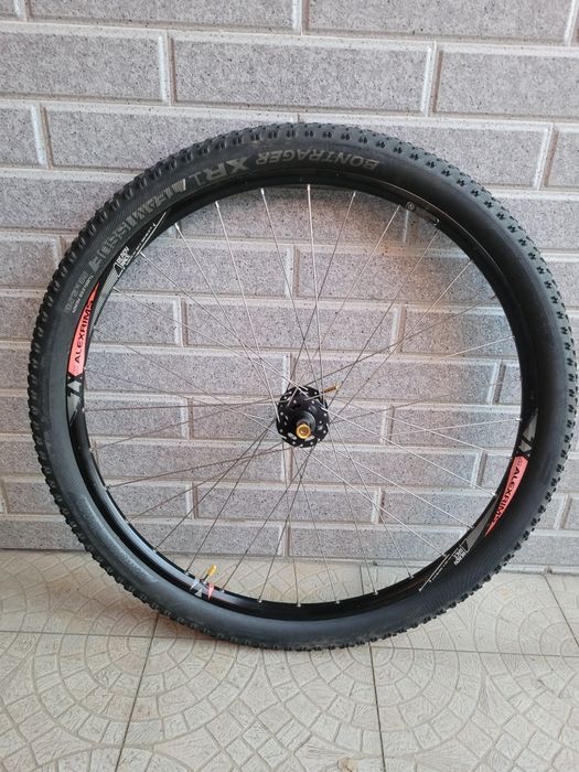 Selins selle Itália ,bontrager, pedaleira praxis alba,roda frente 29 alexrims  24