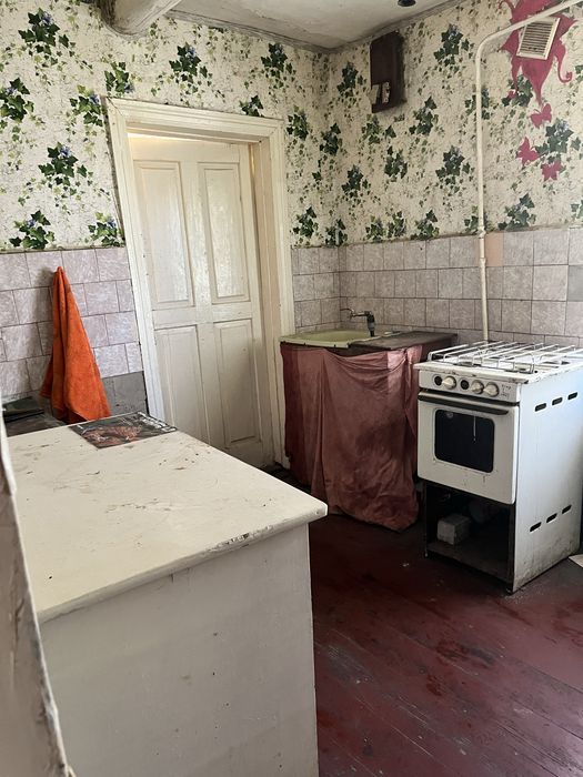 Продам будинок в центрі міста
