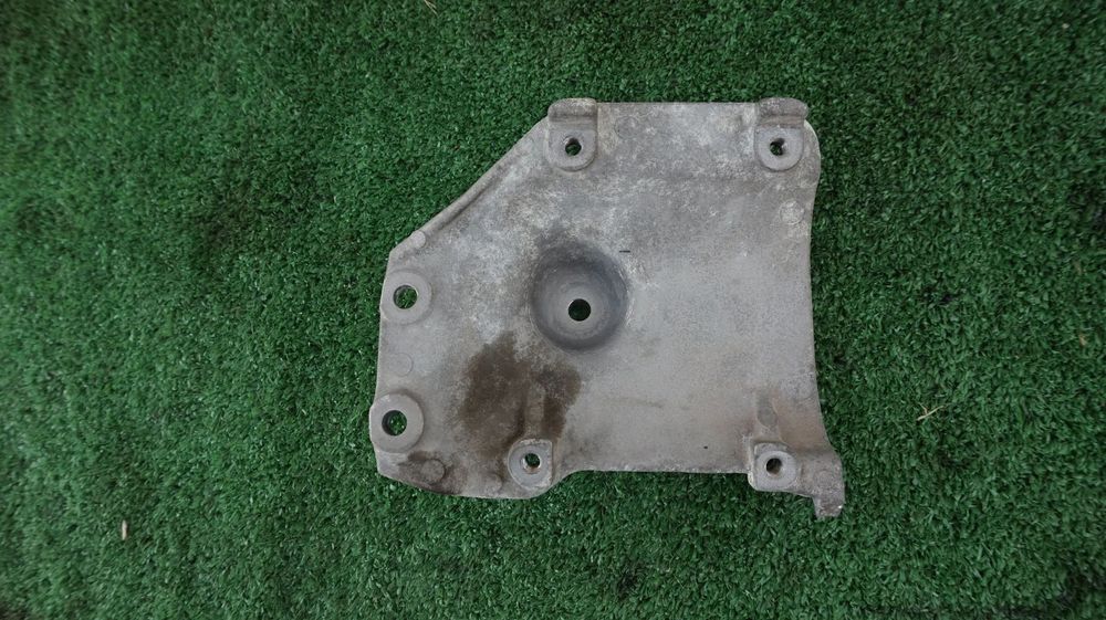 Mitsubishi Pajero III 3.5 V6 GDI 99-06 6G74 lapa mocowanie sprezarki klimatyzacji  MR398429