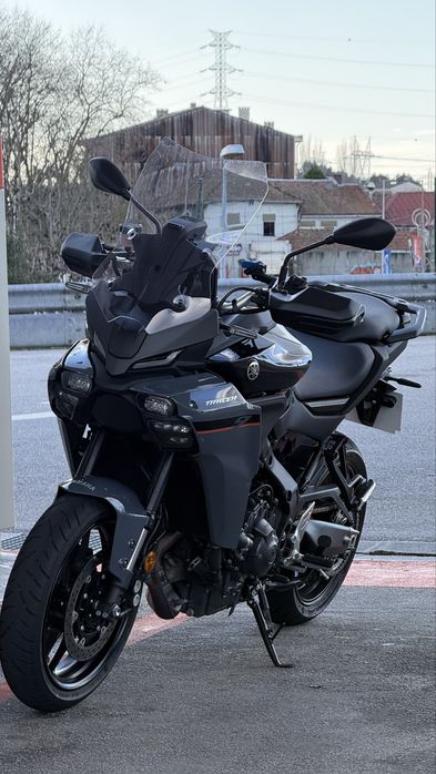 Yamaha tracer 9 2025 c/GARANTIA, quickshift, top case e outros extras