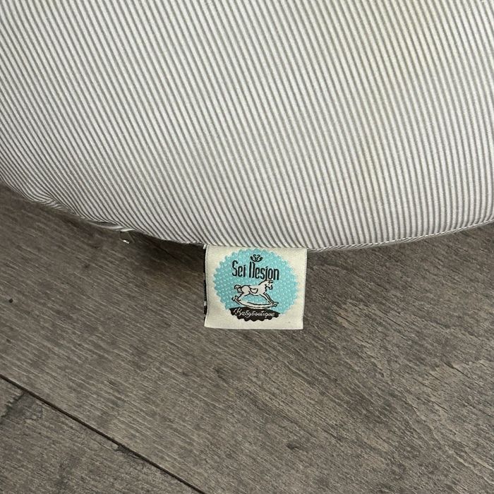 Подушка для годування