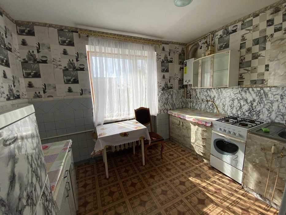 Продам 2-ка на Довженка