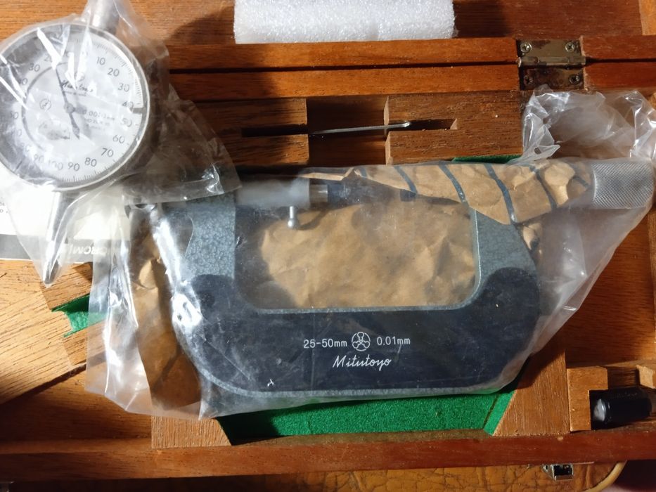 Микрометры  Mitutoyo с индикатором   0.001-1мм.25-50