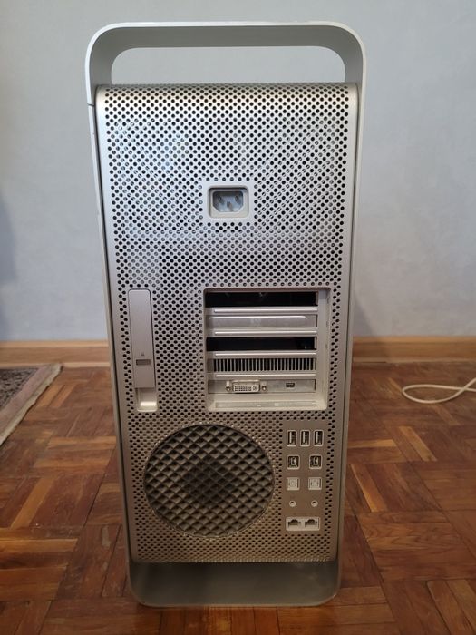 Apple Mac Pro A1289 8-Core Xeon 2.26GHz / 1.5TB HDD / ATI Radeon HD4870 / działa / bez RAM