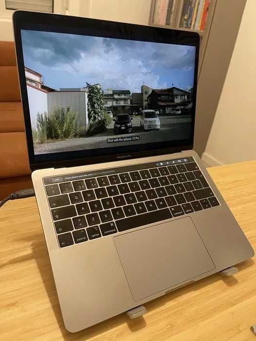 Macbook Pro 13" 256Gb Touch Bar Space Gray Caixa