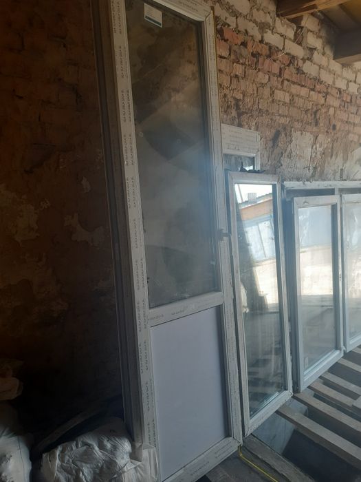 Продам балконний блок Rehau