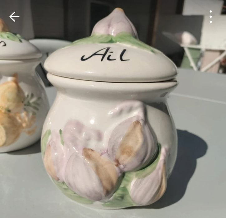 Potes para alho e cebola em barro